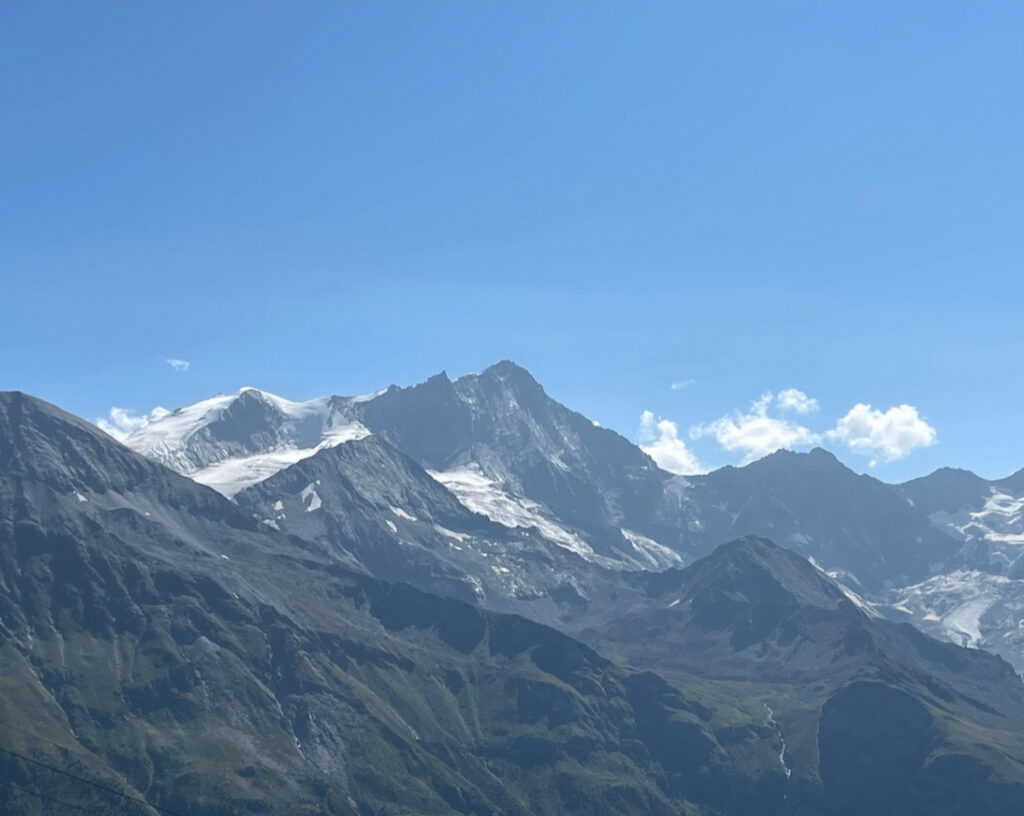 La-Couronne-imperiale-depuis-Grimentz-Alpes-Valaisannes_YBLOPTIMA.FR_-1024x816 Les meilleurs restaurants d'altitude des Alpes Valaisannes : une expérience culinaire au sommet