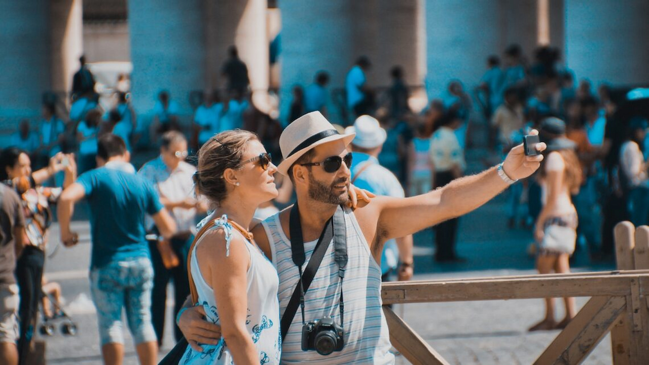 Les arnaques courantes en voyage et comment les éviter